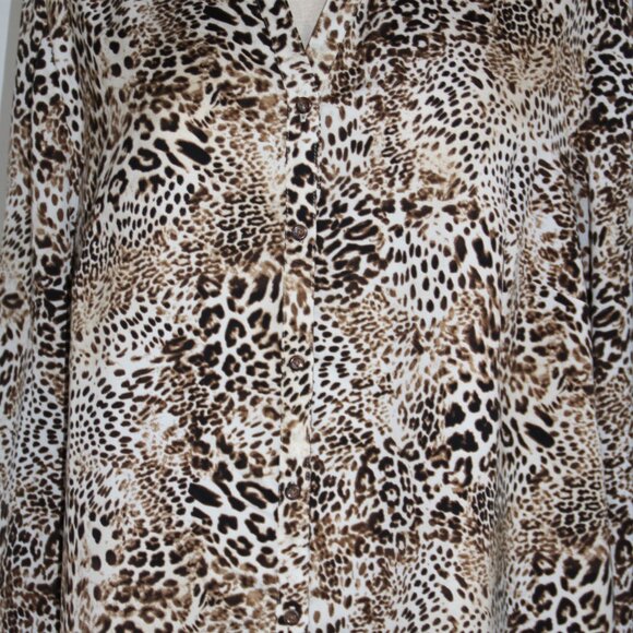 Chico's Women's Long Sleeve Button Up Tunic Top Animal Print Size 2 (L) - Picture 3 of 10